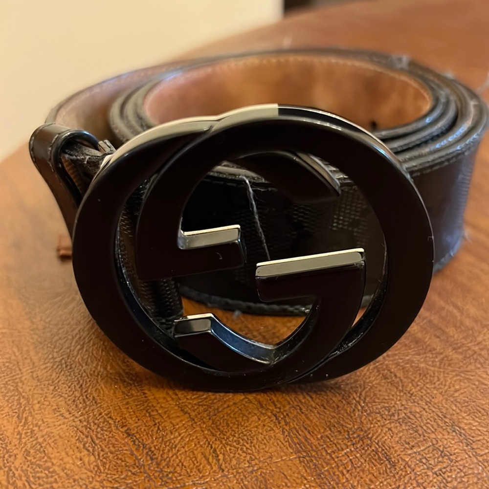 Men’s authentic Gucci black logo belt size 40